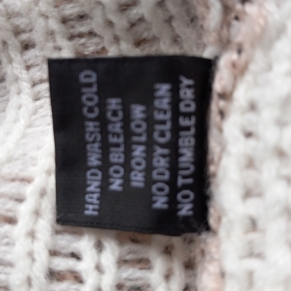 Mia Madison petite small mauve sweater with stars. NWOTG runs a little larger to - Picture 6 of 6